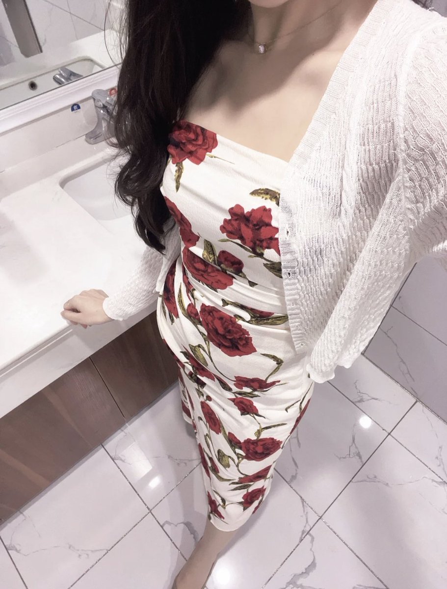 yu77612's tweet photo. 累了记得回家，饭在锅里而我在床上  #广东 #广州 #美女 #小姐姐 #人妻 https://t.co/6RzAHOu44Y