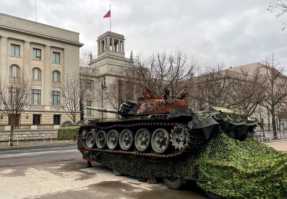 DarthPutinKGB's tweet photo. One year of my 3 day war. My tanks have already reached Kiev and Berlin.

I remain a master strategist. https://t.co/Kl9bfll32G