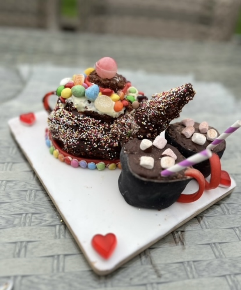 TodayFM's tweet photo. Thanks to all the amazing entries to our #LittleBaker comp on Weekend Breakfast with @AlisonTodayFM 🍰

Congrats this weeks winner, 11 year-old Amy Allen from Dublin who baked a very special Mad Hatters Tea Pot cake 🫖🧁

With thanks to @CMRF_Crumlin @TempleStreet https://t.co/vp12pBC775