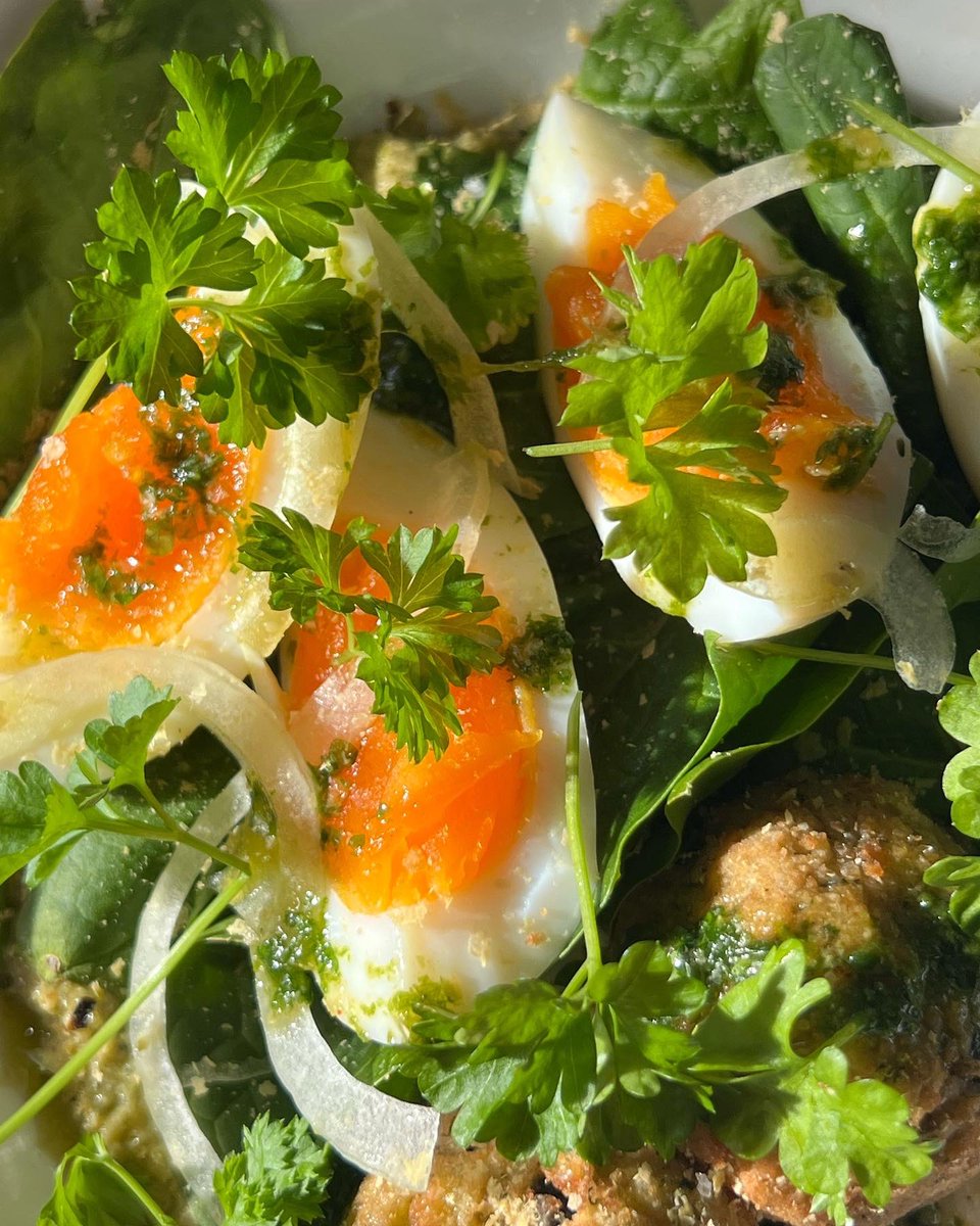 So_Into_It's tweet photo. Getting excited for spring salads! #spring #springsalad #salad #greenfood #healthyfood #healthyhabits #foodie https://t.co/mNSUVNLaI7