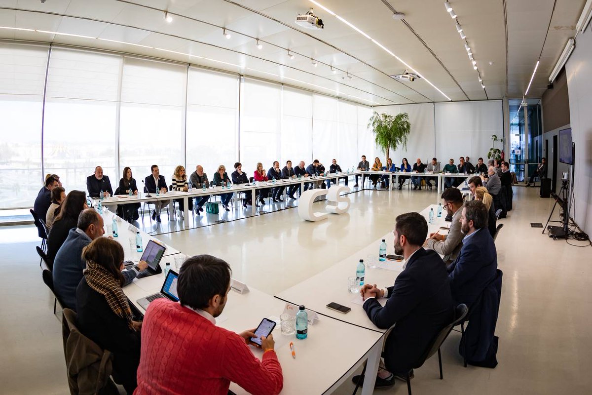 CiutadansCs's tweet photo. 🟠@CiudadanosCs celebra su Comité Nacional en Valencia, con la presencia de @carrizosacarlos, @Nmartinblanco y @joansabadell 

👌Somos la alternativa a las nocivas políticas del bipartidismo, la opción que necesita España para mejorar la vida de los ciudadanos, #PorLosTuyos https://t.co/4RvFMlW14N