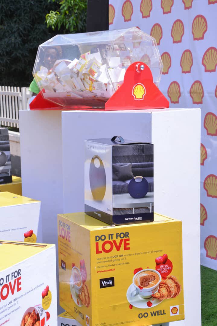 Faizafabz's tweet photo. It has truly been a month of love @Shell_Uganda ๐.
Today, Shell is carrying out the final draw to get our lucky winning couple for a weekend get away ๐.
Lucky customers will also be walking away with Harman Kardon Speakers ๐ฅน courtesy of #ValentineAtShell https://t.co/El9JjxNEj8