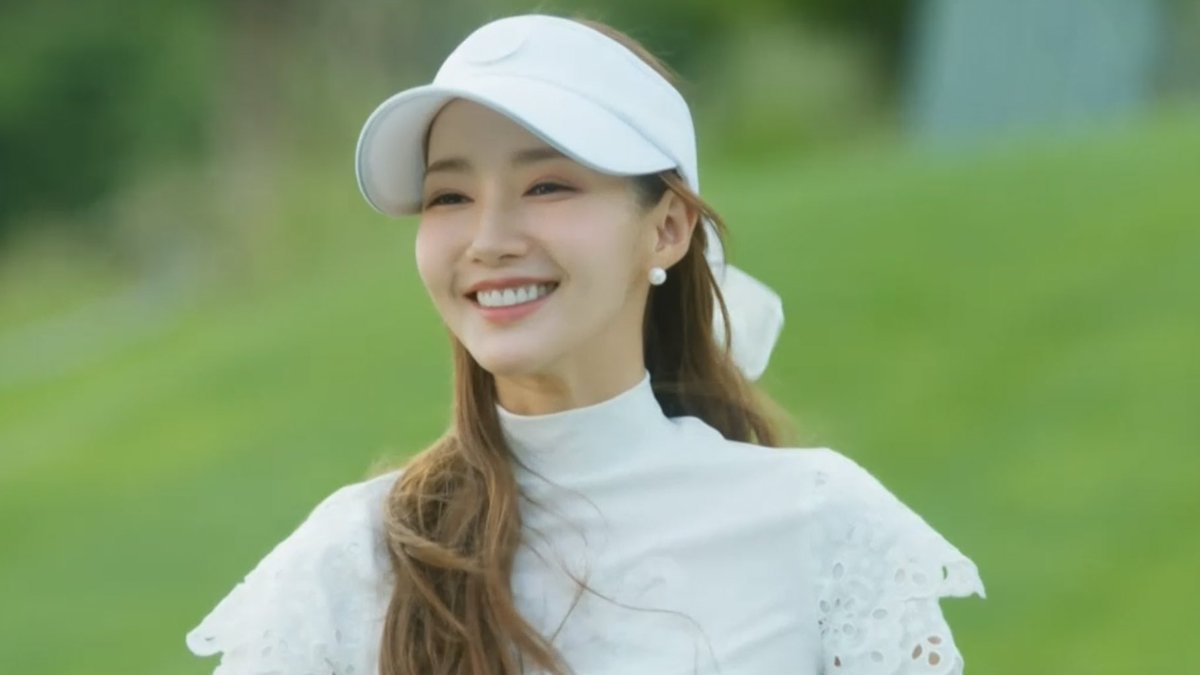 Mglovejj2's tweet photo. Life is full of happiness and tears, be strong and have a faith ❤️❤️❤️

Always be happy #ParkMinYoung we love you🤗✨ https://t.co/oFBnW6kMzJ