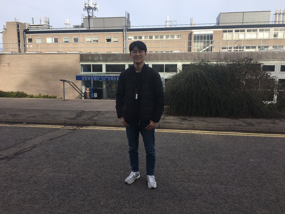 WillHutchGeo's tweet photo. Fun few days @EarthSciStA w/ #PhD visiting student @GiyoonL - analysing ice core #tephra and #isotopes from the Millennium Eruption of Changbaishan/Paektu! Loads of ash in Greenland ice but not much climate impact? 🧐 @oceanicandrea @mudwaterclimate @THERA_4ever  @VICS_PAGES https://t.co/mkbZCNwUnP