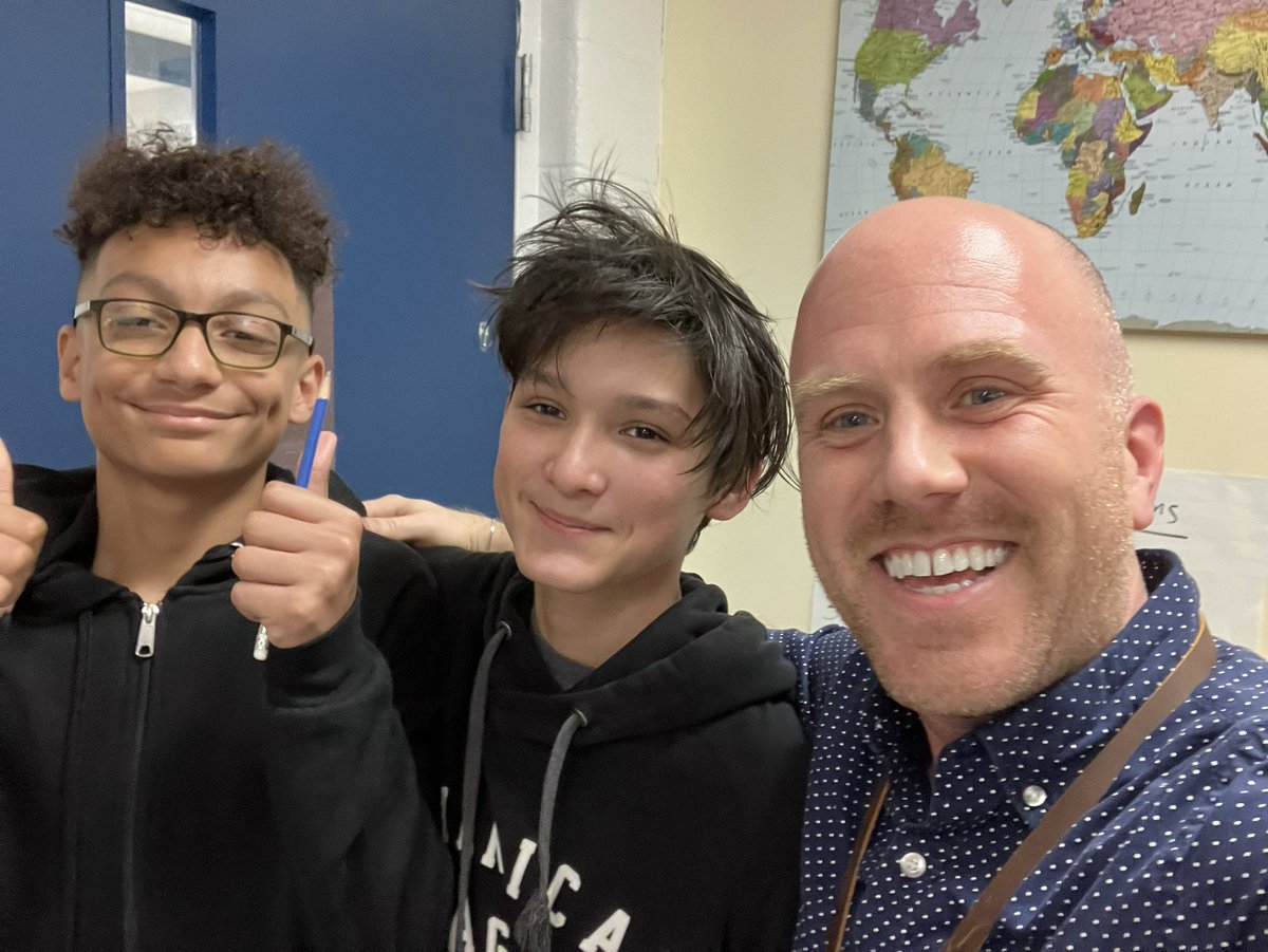 CoryFish215's tweet photo. One of the best perks of being a teacher is getting to work with wonderful, smiling faces like these every single day! #DeterminedDragons https://t.co/DkDKLJi6yb