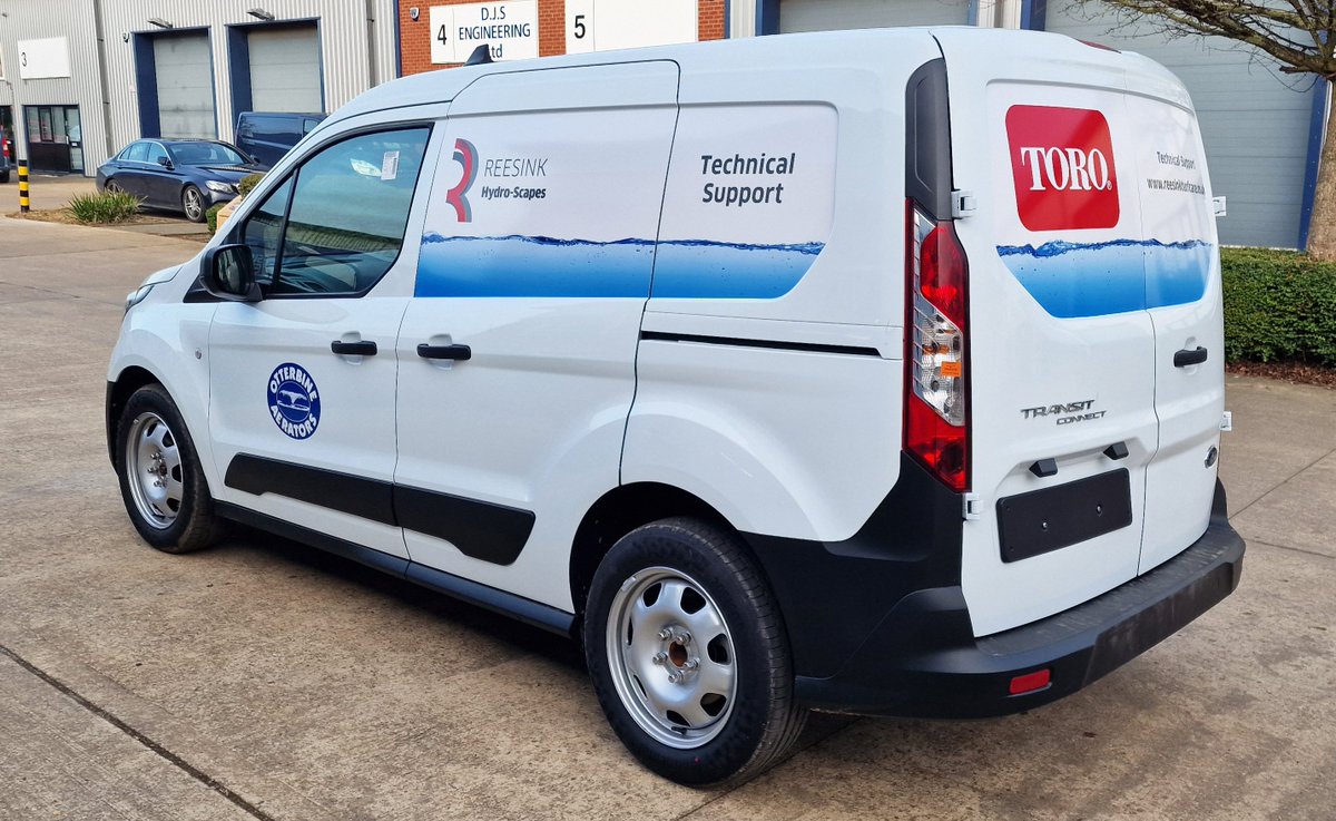 Ford Connect with printed branding for Reesink #vehiclegraphics