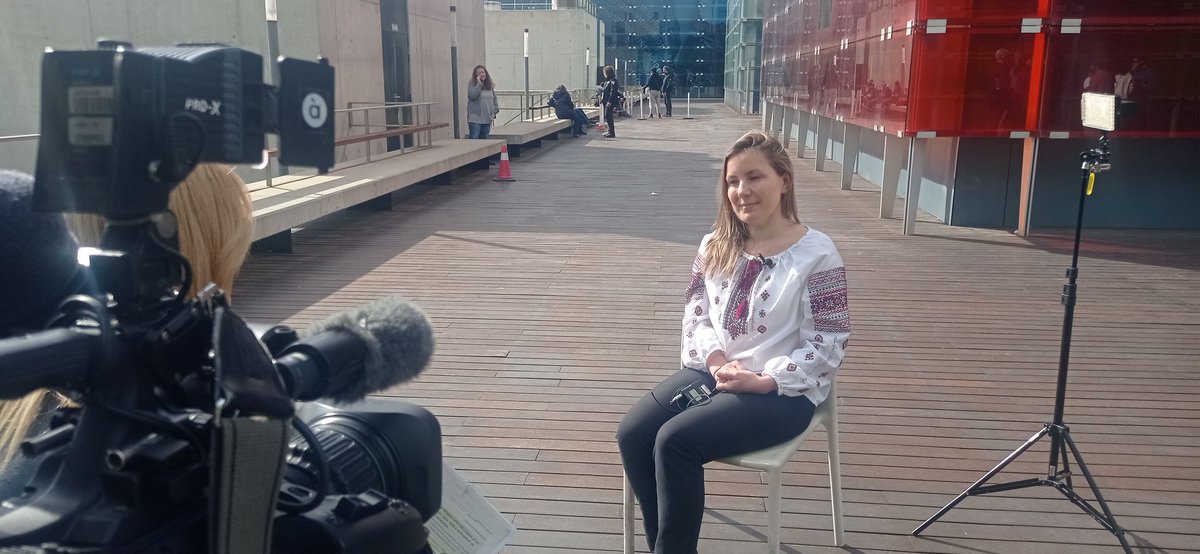 Ingenio_CsicUpv's tweet photo. Nuestra investigadora Oksana Udovyk ha explicado esta mañana a la ministra  @DianaMorantR @CienciaGob su proyecto para la reconstrucción justa, verde y participativa de ciudades ucranianas
https://t.co/sVvwbuOs0t 
@upv @CSIC @CSICval https://t.co/S3RoU5mrTa