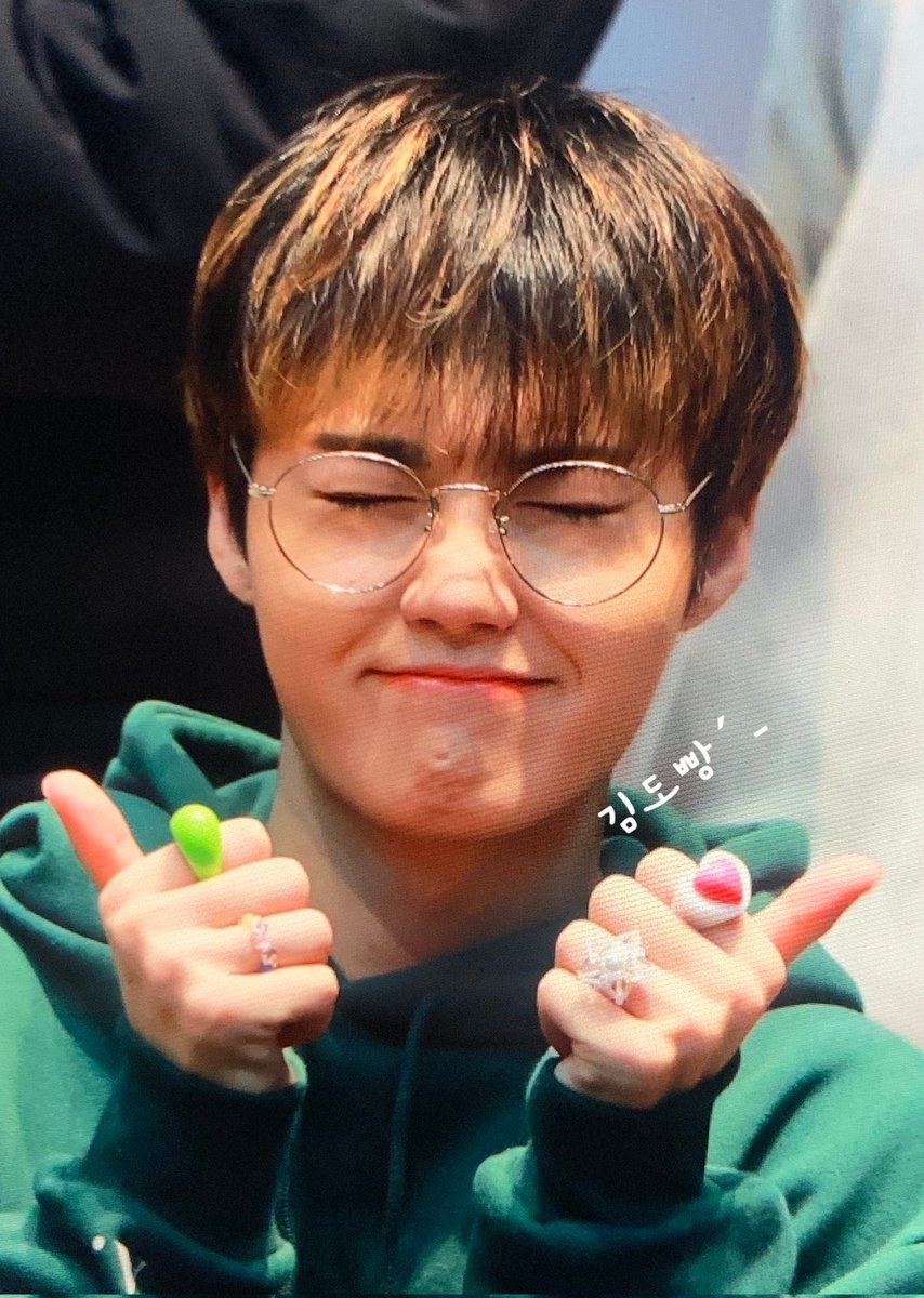 minormkk's tweet photo. น่ารักคนเดียวไม่แบ่งใคร น่ารักที่สุดในกาแลคซี่ น่ารักตลอดเวลา นดยเหนื่อยมั้ย https://t.co/UOrAz7AGCs