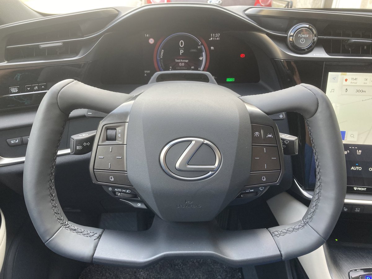 Vandaag sturen we met deze #Lexus