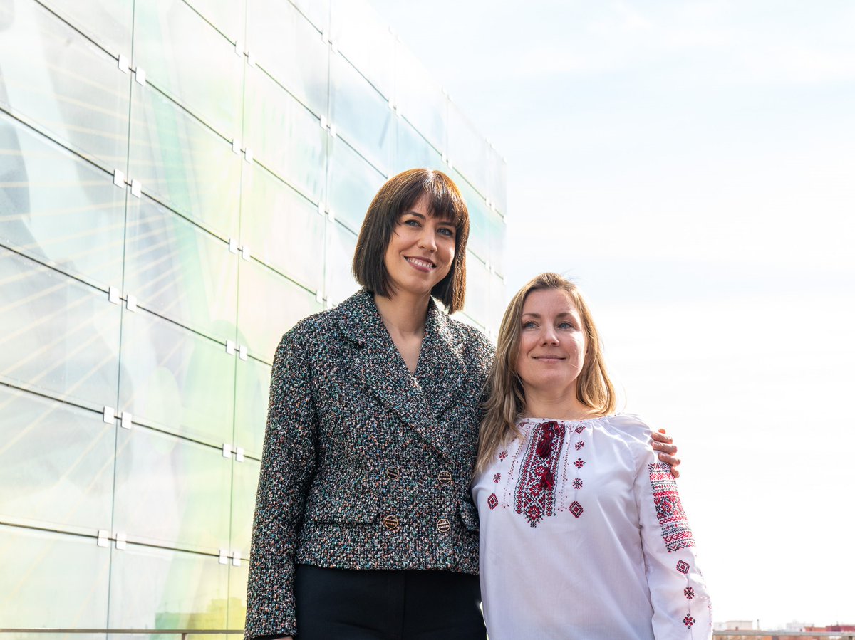DianaMorantR's tweet photo. Hoy he visitado el Instituto @Ingenio_CsicUpv, donde desarrolla su trabajo Oksana Udovyk, una de los 22 investigadores e investigadoras de Ucrania que ha acogido el Gobierno de España. 

Su proyecto está enfocado en la reconstrucción de las ciudades ucranianas.

#StandWithUkraine https://t.co/Tan5baGWPM