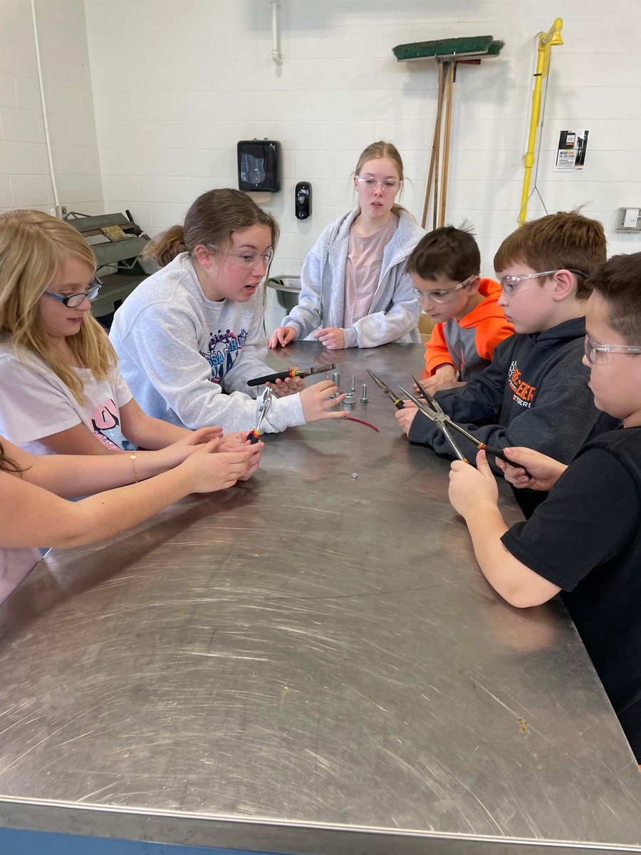 LC_Tigers's tweet photo. We are so grateful to our FFA members for their recent lessons on using tools safely. Jacob Brandeberry put together some awesome lessons for the Amazing Shake students. They learned how to use a hammer, screwdriver, wrench and pliers.#FFAweek #positivelylc @LCFFA1 @LCHSGoTigers https://t.co/8gZLHsFTc6
