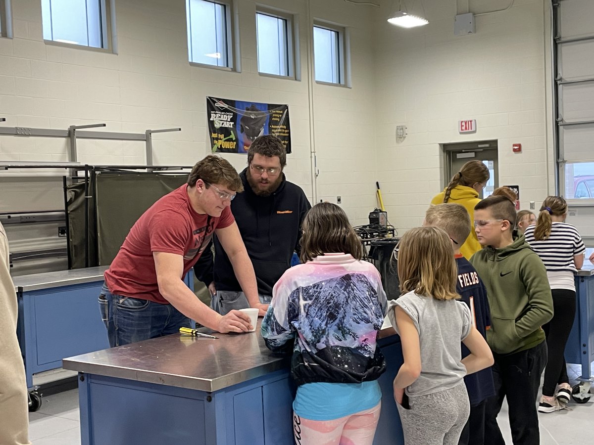 LC_Tigers's tweet photo. We are so grateful to our FFA members for their recent lessons on using tools safely. Jacob Brandeberry put together some awesome lessons for the Amazing Shake students. They learned how to use a hammer, screwdriver, wrench and pliers.#FFAweek #positivelylc @LCFFA1 @LCHSGoTigers https://t.co/8gZLHsFTc6