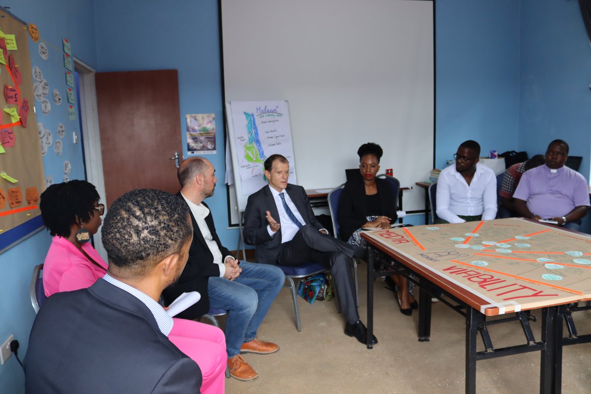 misamalawi's tweet photo. It's #Day5 of 5 of our Media Viability Bootcamp and Germany Ambassador to #Malawi Ralph Timmermann was at our #MtolankhaniHouse to appreciate what @misamalawi and @dw_akademie are doing in #JournalismEducation. https://t.co/QcKUzXy0JQ