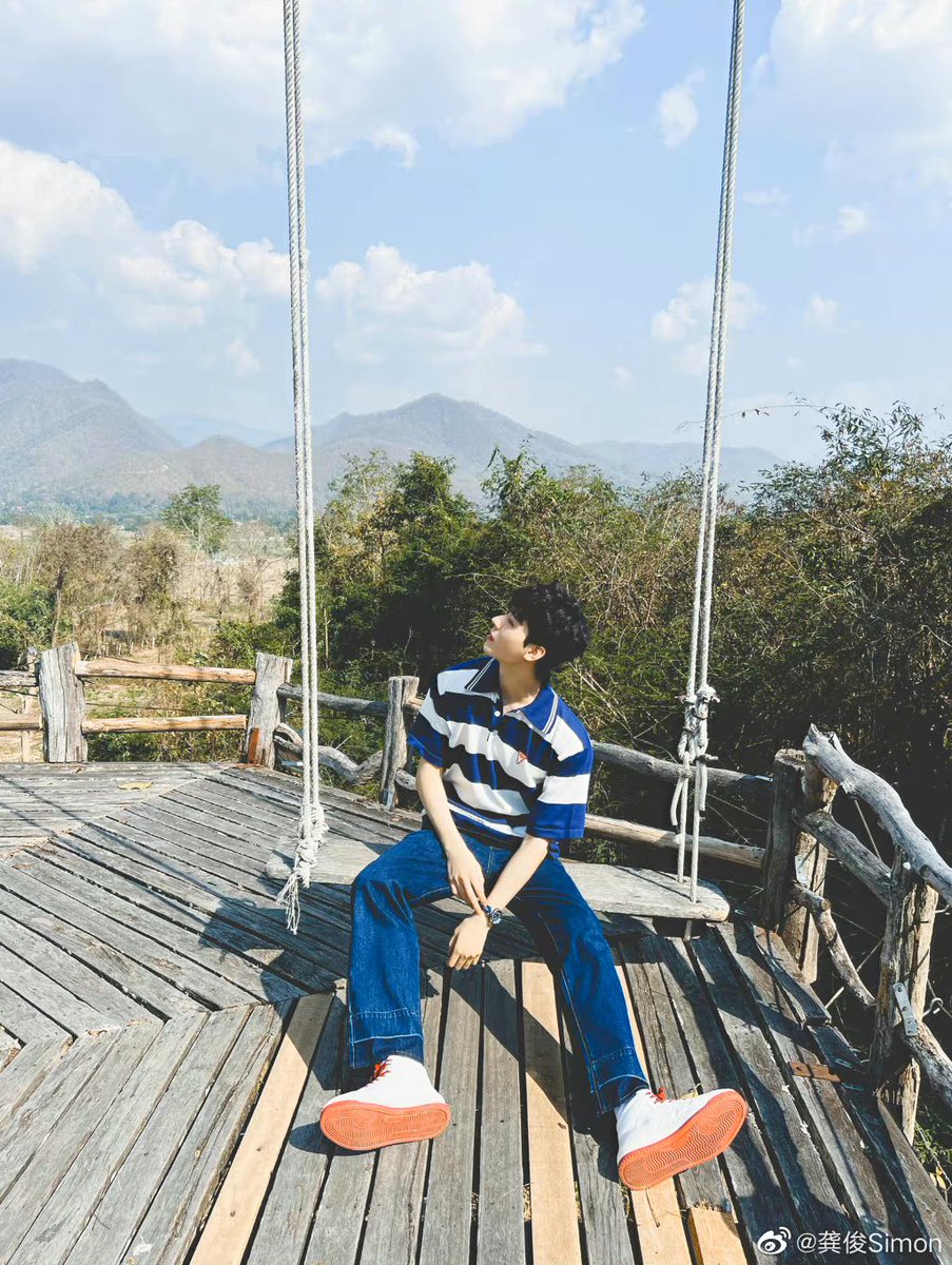 MYEYE_MYLIGHT's tweet photo. กงจวิ้นกับเชียงใหม่คือดูปล่อยฟรีปล่อยจอยมาก สวมมงเด็กไทยท่านหนึ่ง ให้ฟีลเหนือสุดยอดดอย ม่วนอ๊กม่วนใจ๊ เลิกอู้คนตึงม่อนดอย หื้อบ่าวน้อยคนเดียว~~ https://t.co/BsUQu4Dj3s