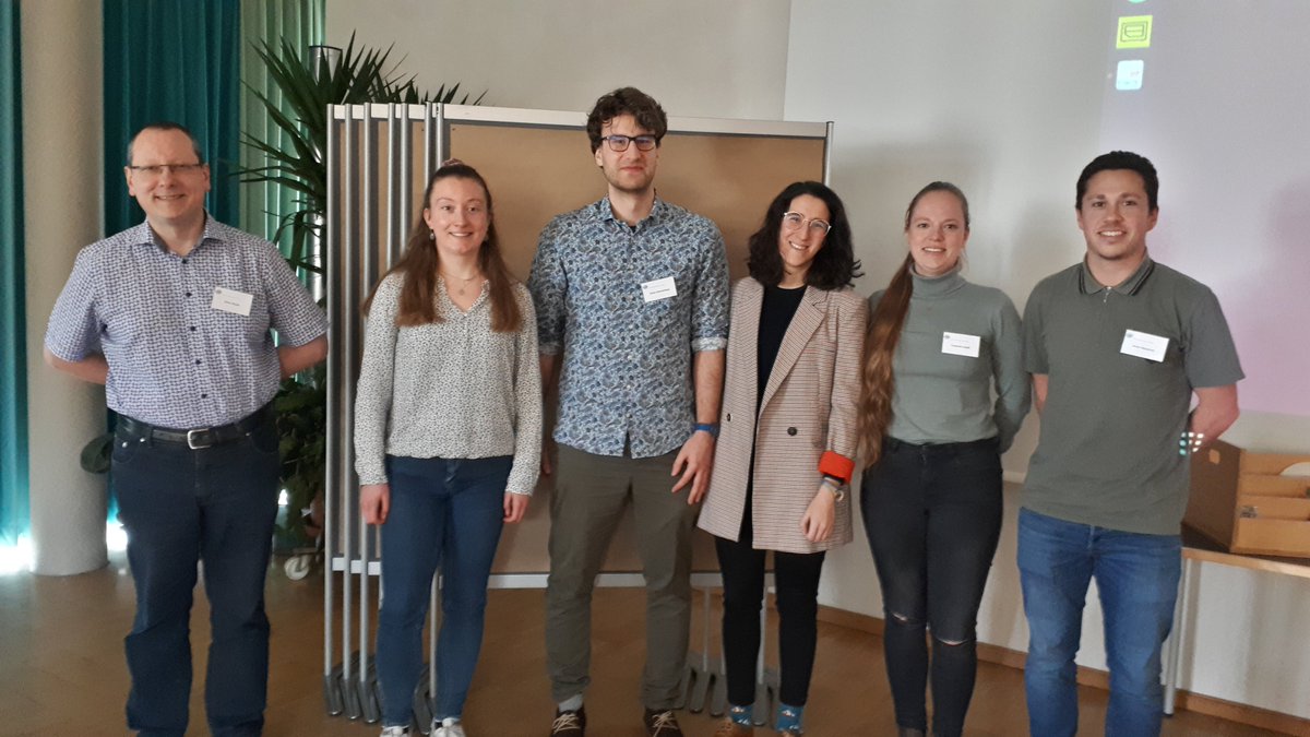 Congratulations to the students who won the prizes for best poster and best talk at our retreat! Mareike Lohse,  Simon Dannenberg <a href="/ines_hojas/">Inés Hojas</a> <a href="/VictorMacarron/">Victor Macarron</a> <a href="/FrederikeMaa/">Frederike Maaß</a> and Nahid Safari Lemjiri! 👏