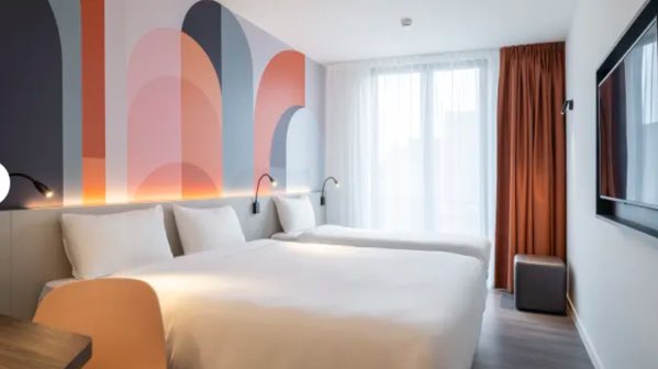 Après l’Europe, B&amp;B veut ouvrir 400 hôtels aux Etats-Unis d’ici à 10 ans. « D’ici à 2030, ce sont près de 3 000 hôtels que B&amp;B hôtels entend compter dans son réseau », précise le 2e acteur de l'hôtellerie économique européen.
Un article de <a href="/maureenlemao/">Maureen Le Mao</a> dans @lalettreapi