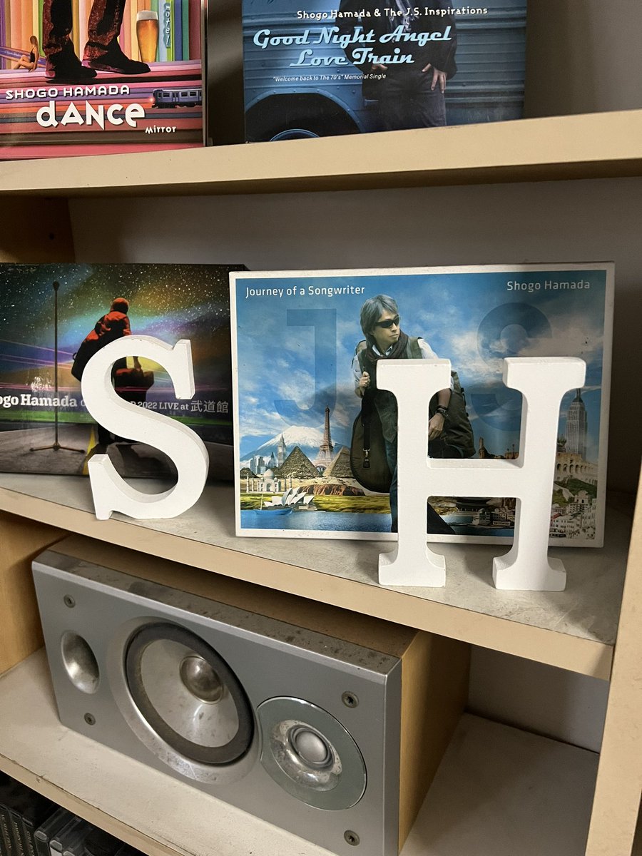 himuhama's tweet image. 県内の100円ショップが
2月いっぱいで閉店する為
全品半額と聞いたので
慌てて家内と買い物に出掛けましたが
ほとんど欲しい品は
売り切れでした...

来た以上、せめてもと思い
SとHだけ買いました😆

#浜田省吾
#MINDSCREEN