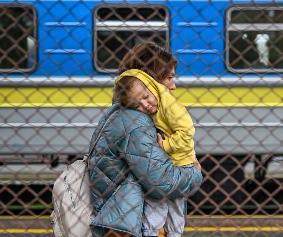 “Un anno dall’invasione dell’Ucraina, un anno dall’inizio di questa guerra assurda e crudele. 

Restiamo vicini al martoriato popolo ucraino, che continua a soffrire. 

E chiediamoci: è stato fatto tutto il possibile per fermare la guerra? 

Papa Francesco

#24febbraio
#Ucrania