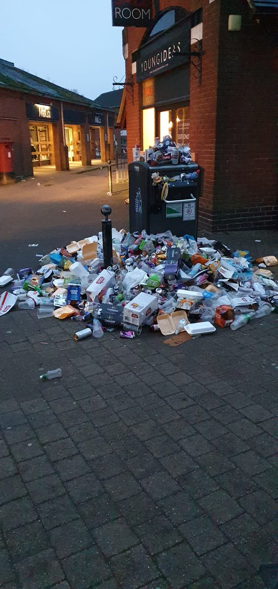 derbyshiredales's tweet photo. Our Clean and Green Team have done a fantastic job of clearing litter after the #RoyalShrovetide football in #Ashbourne. Starting at 5am the 9 man team have  cleared a total of 9.6 tonnes of litter over the two days and litter picking crews have cleared nearly 3 tonnes by hand. https://t.co/Lo7uMjrZCA