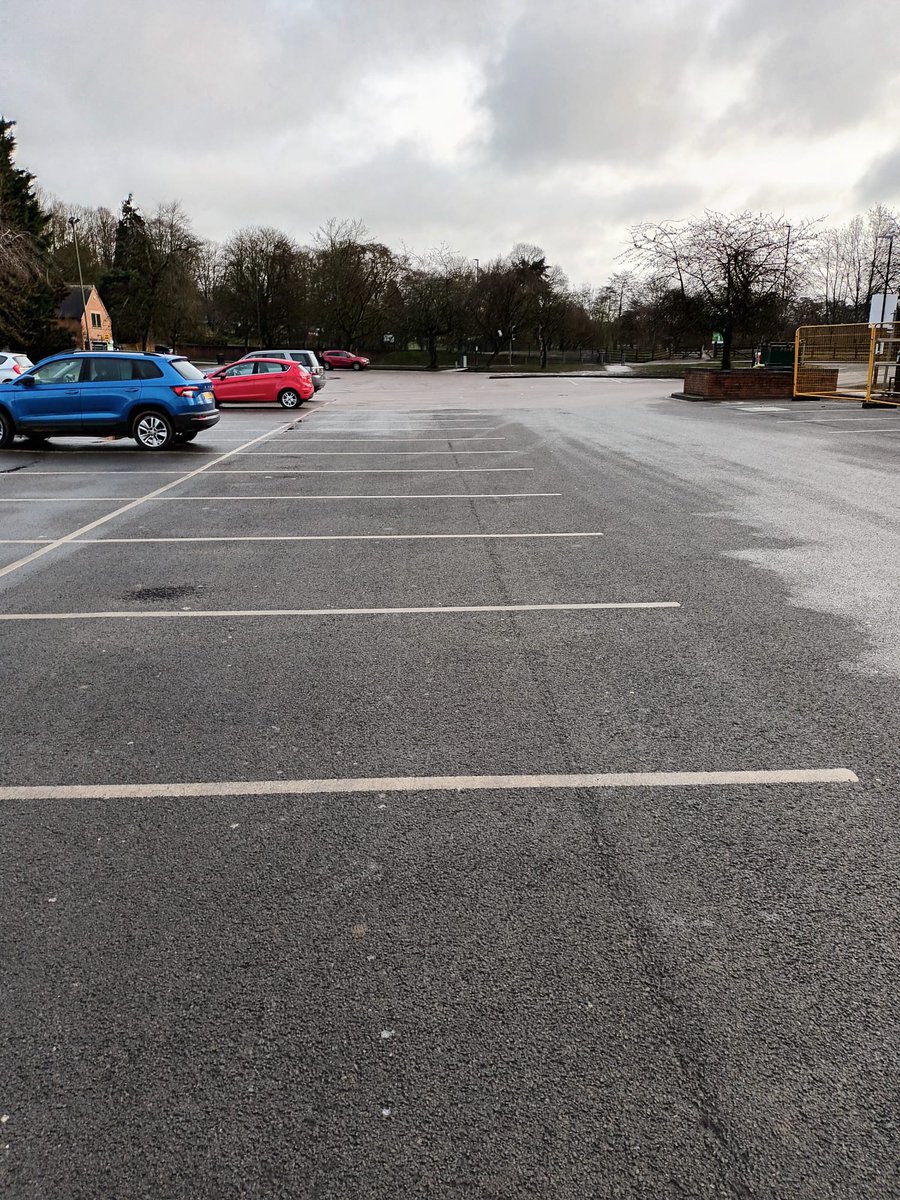 derbyshiredales's tweet photo. Our Clean and Green Team have done a fantastic job of clearing litter after the #RoyalShrovetide football in #Ashbourne. Starting at 5am the 9 man team have  cleared a total of 9.6 tonnes of litter over the two days and litter picking crews have cleared nearly 3 tonnes by hand. https://t.co/Lo7uMjrZCA