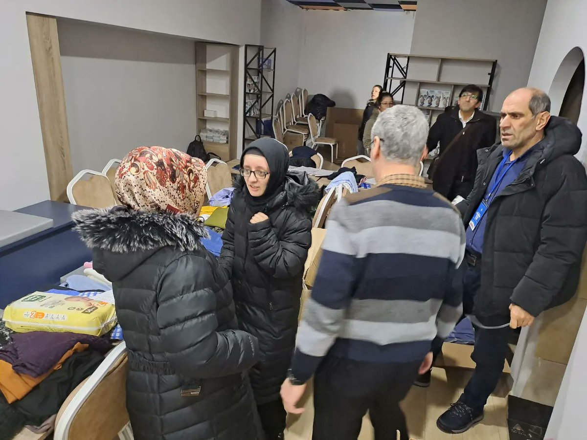 Mahallemizde bulunan depremzedeler için mahallecek tek yürek!!!
Sizler de yardımlarınızı hürriyet mahallesi irtibat bürosuna bırakabilirsiniz.

📌Hürriyet Mahallesi 257 sokak no:3
📞05323604317