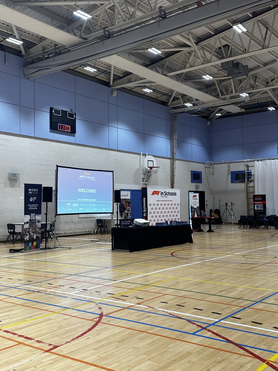 Good luck to @EverestRT22 today who are competing in the Dev class @f1inschoolsUK competition ‼️