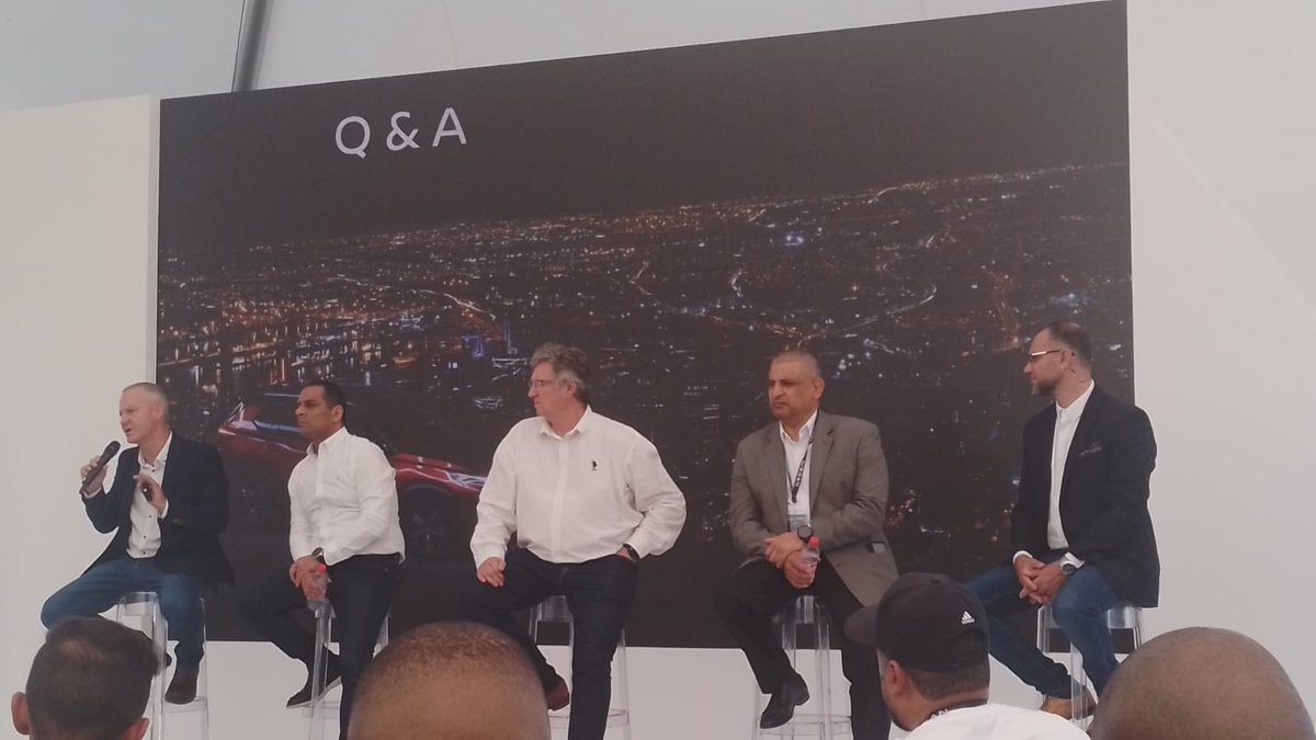 Afrospace3's tweet photo. The electric car market will have 350million cars by 2030. The current amount is 16million cars. The opportunity for Africa is in the value chain -Mike Whitefield NISSAN Africa CEO.

@tunjiomotola https://t.co/ZccpKIKJFi