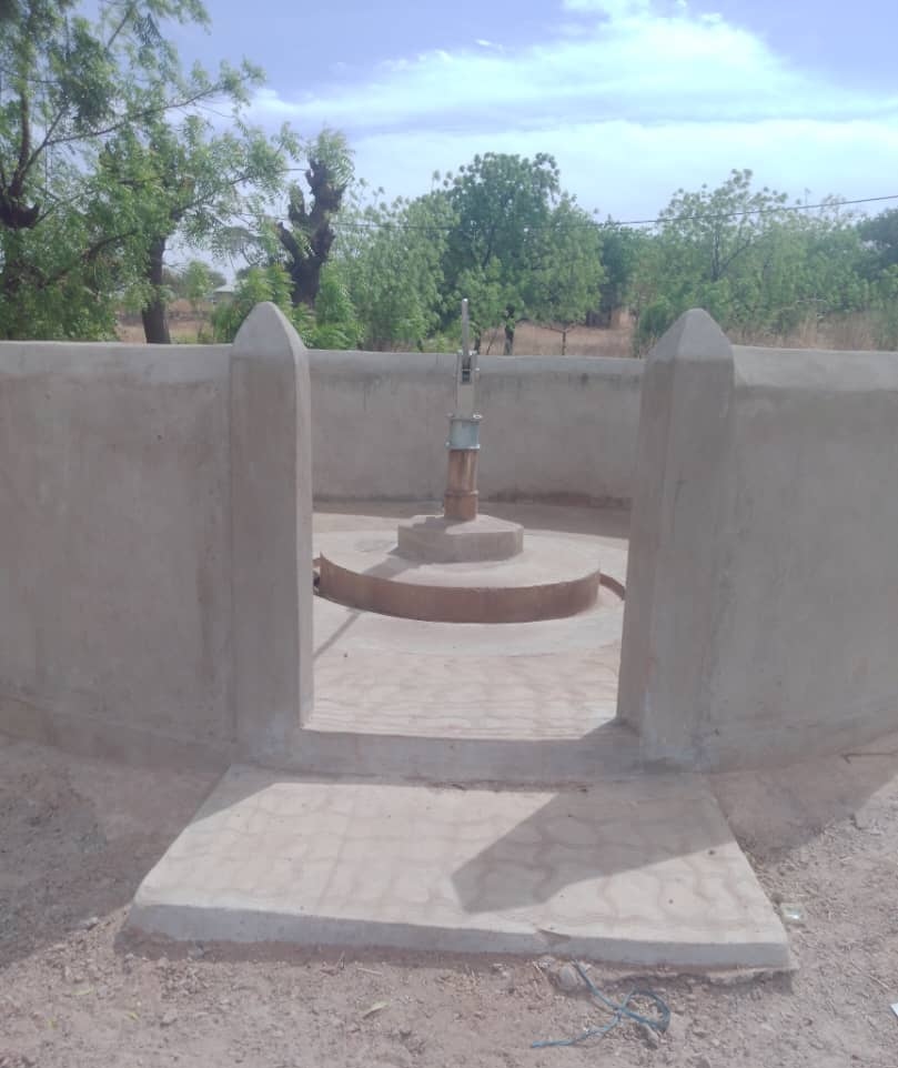 eau_tg's tweet photo. Eau potable et assainissement: PASSCO 2

Visite des ouvrages dans la préfecture de Tandjoaré par Monsieur l'Ambassadeur de France au Togo, S.E.M Augustin #FAVEREAU et de Mme la Directrice de l'#AFD en présence du Préfet de Tandjoaré. 1/2

@CommunicationTg
@AFD_France
@denyigban https://t.co/jEfe53FapJ