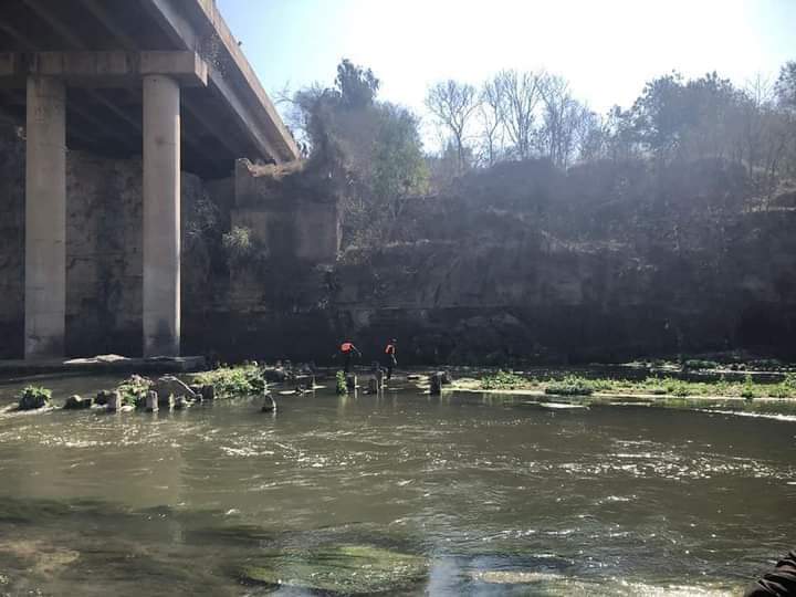 اٹک: دریائے ہرو سے نامعلوم شخص کی لاش نکال لی گئی، <a href="/AttockDpo/">Attock Police</a> کی موجودگی میں لاش ہسپتال منتقل، رسیکیو ذرائع کے مطابق لاش چند روز پرانی ہے اور جسم پر گولیوں کے نشان موجود ہیں: ریسکیو