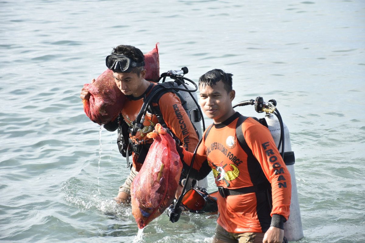 Philippine Coast Guard on Twitter "LOOK The coastguardph District