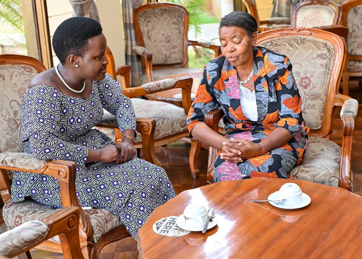 HonTribeless's tweet photo. Senator @essyokenyuri met Madam Robi Marwa who did raised her at Tarang’anya Primary School in Kuria. The senator attributed her not only as one who shaped her career but also as a highly regarded Mother for her selfless service in fighting FGM in her community. https://t.co/PDIWqW8aP9