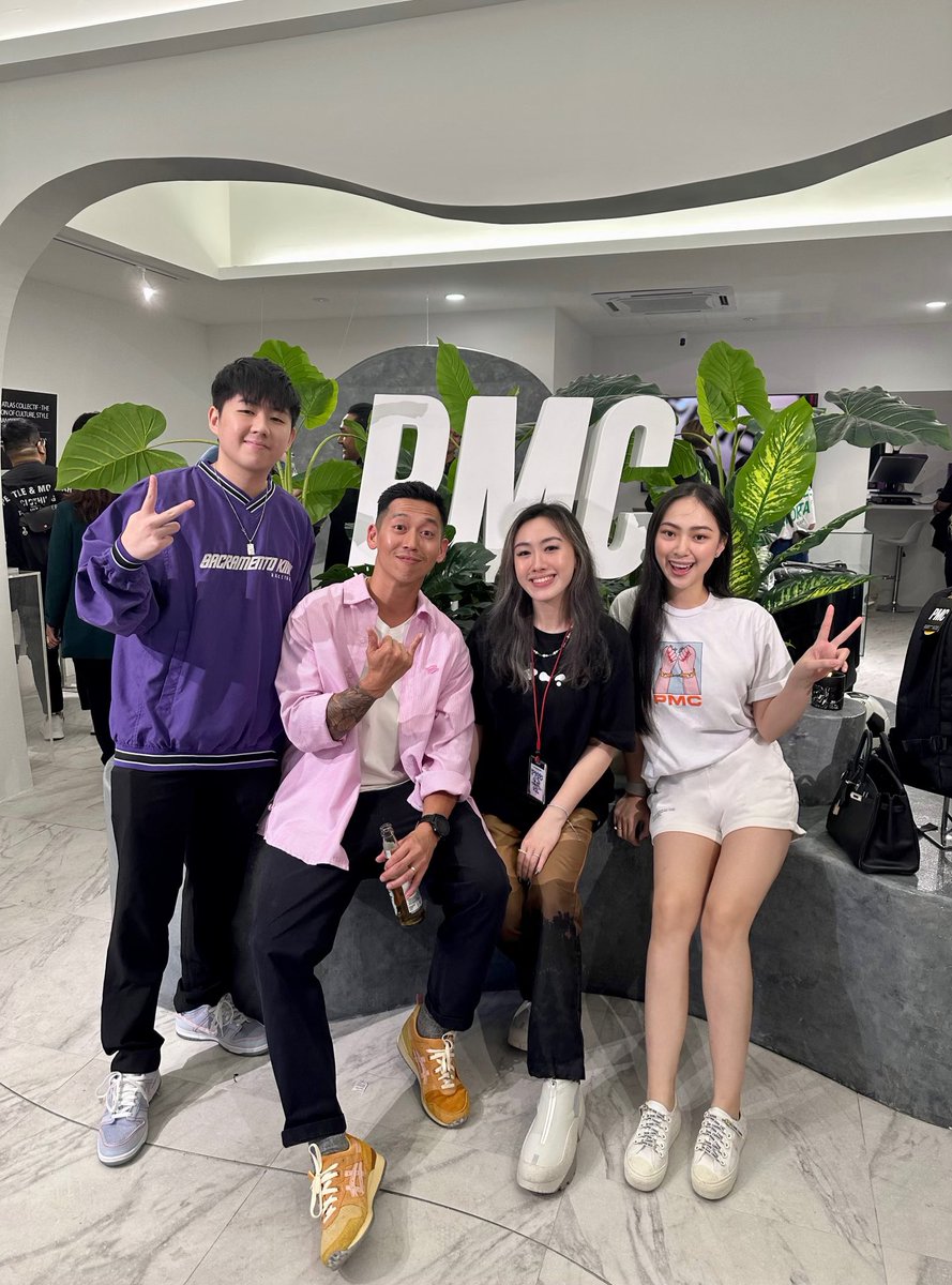 Great to meet some friends yesterday 😁 Congrats on the new store opening!! <a href="/HughKoh/">HughPMC</a> <a href="/meliajyin/">amelia</a> <a href="/8sianmom/">8sianmom</a>