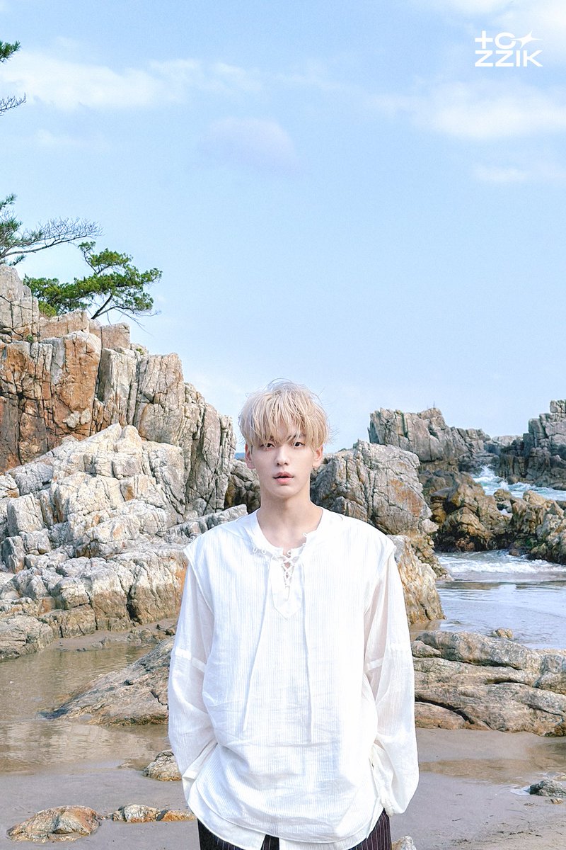 pinksaltxt's tweet photo. 하고 싶은 말이 많다
허나 쓸 수 있는 말은 없다 https://t.co/H6CPpxsTUD