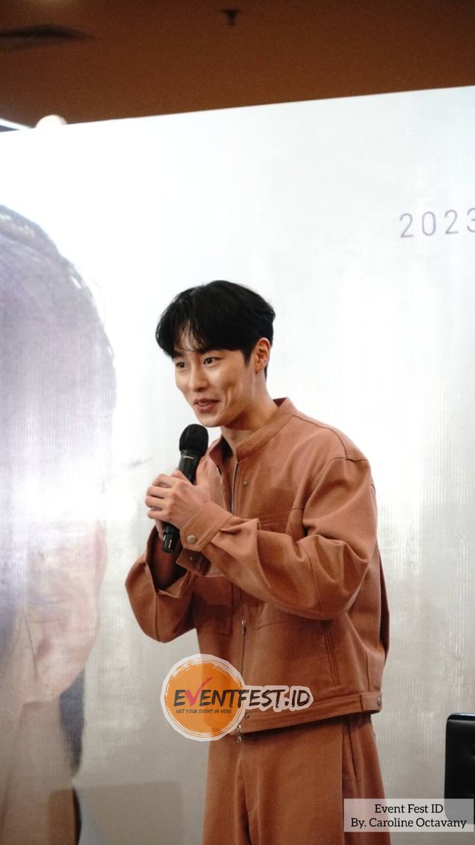 eventfest_id's tweet photo. PRESS CONFERENCE
✨️2023 LEE JAE WOOK Asia Tour Fan Meeting <FIRST> in Jakarta ✨️
🗓 24 Februari 2023
Lee Jae Wook mengatakan bahwa ia ingin pergi ke tempat-tempat bersejarah yang ada di Indonesia loh! 😍
#LeeJaeWookFIRSTinJKT #EventFestID #media #LeeJaeWook @mecimapro https://t.co/sroFzv61NO