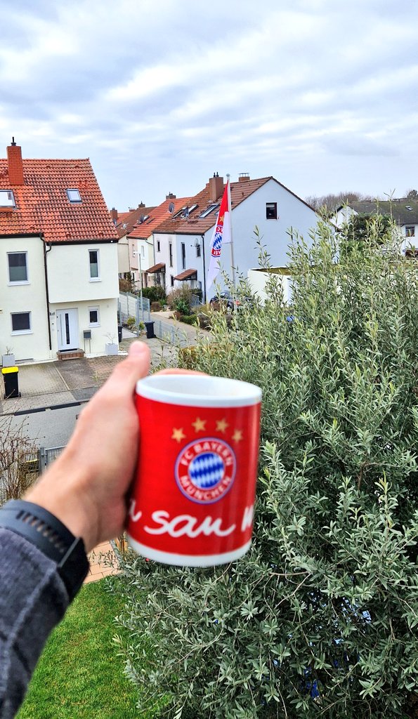 Joergemann's tweet photo. #GutenMorgen zusammen
Heute schon an Sonntag denken und den #Pizzateig🍕 vorbereiten, denn gut Ding brauch Weile.
Ansonsten den Blick auf #FCBFCU werfen und drei Punkte schnappen.
So Ihr Lieben, hoch #DieTasse☕️ #Kaffee rein und los.
Ich wünsche Euch was 👋🏼☀️ https://t.co/21jxWLWQWf