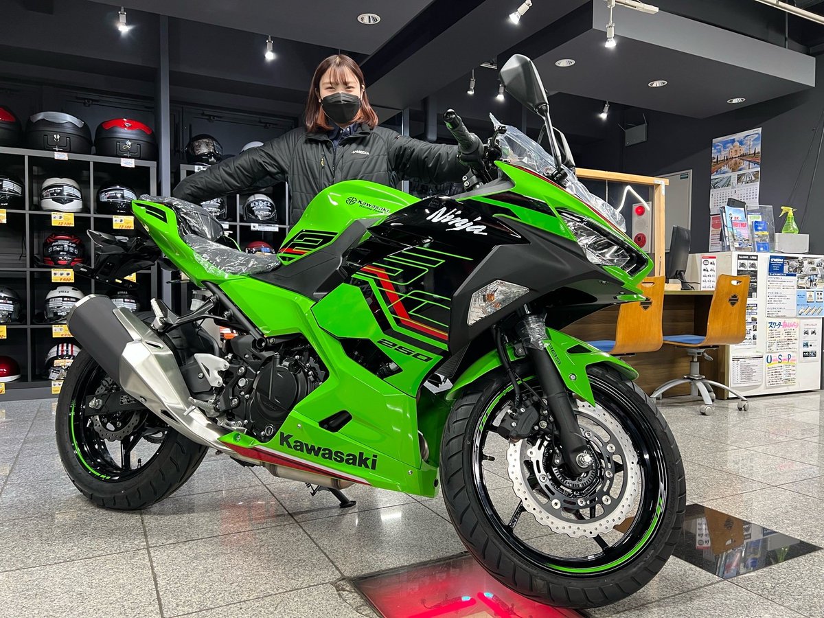umedia_atsugi's tweet photo. 皆さんこんにちは!ユーメディア厚木店です!
カワサキのNinja250 KRT EDITION入荷致しました!即納可能です(^^♪
詳細はこちら↓ ↓ ↓
https://t.co/Yl9cJH16xo
#ユーメディア #kawasaki #カワサキ #Ninja250 #KRTEDITION #Z250 #bike #bikelife #バイクのある暮らし #バイク好きな人と繋がりたい https://t.co/VwtVSwks3d