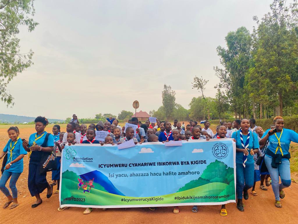 guidesrwanda's tweet photo. @guidesrwanda organised a walk to raise awareness on issues related to climate change and possible solution towards them in Bugesera District. #OurWorld #OurPeacefulFuture https://t.co/lCP3ZFA07c