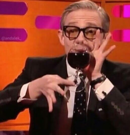 bloodydilfs's tweet image. happy #freemanfriday my frens. i hope you had a less stressful week than i had! working full-time while studying suuuuuuuucks. you know it's bad when you don't even have time to read ao3 before sleep-