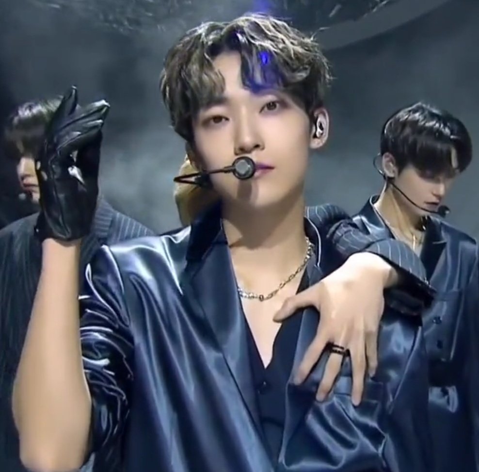 KVNFEED's tweet photo. KEVIN MOON OH MY GOD?!?!?!?!? https://t.co/PPO7uhs851
