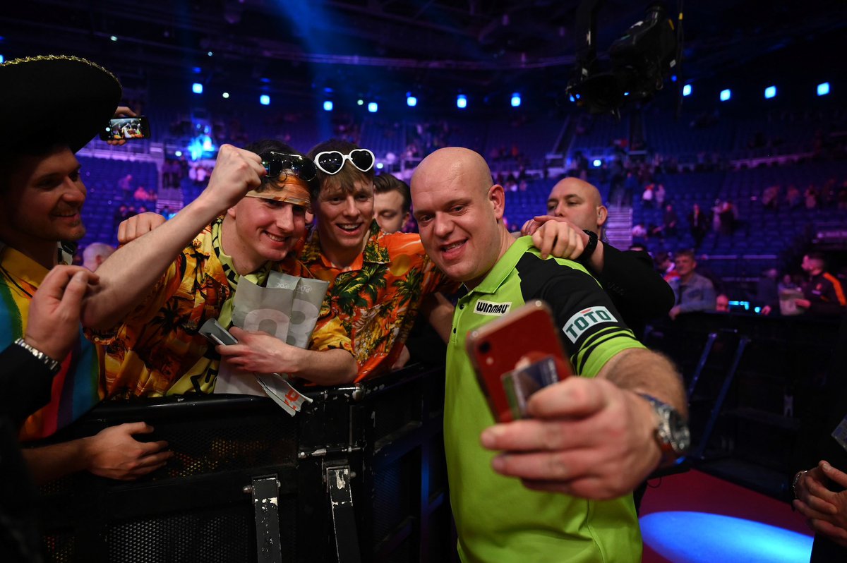 Michael Van Gerwen tweet media