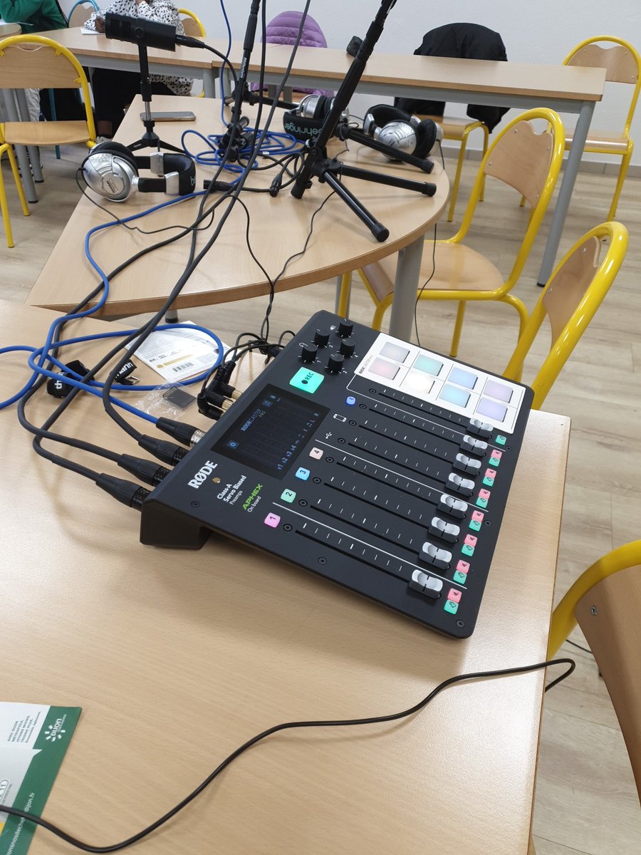 EMI_CLEMI Dijon tweet media