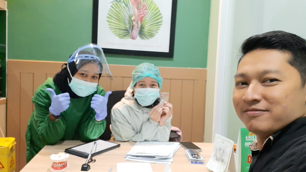 Chafidzin_ID's tweet photo. Bersama dokter yg baik hati.. https://t.co/POCFGUl0xA
