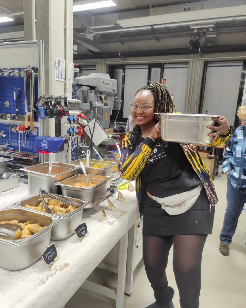 Leahsunrays's tweet photo. After getting his Doctrol Degree he said YES to a SPICY experience where Delicious Begins and he wanted the food served in the LAB where he studied so hard and i said WHY not?? We created SPACE and the party begun..... Jamboafricandishes https://t.co/c9aTxUQFXe