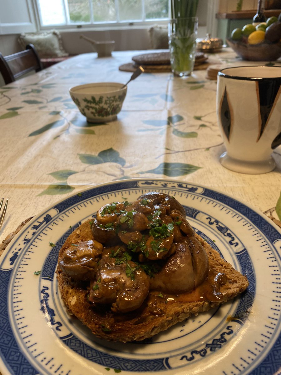 AndrewDowson's tweet photo. Well it is Friday #breakfast #Devilledkidneys https://t.co/eFb1fvzvas