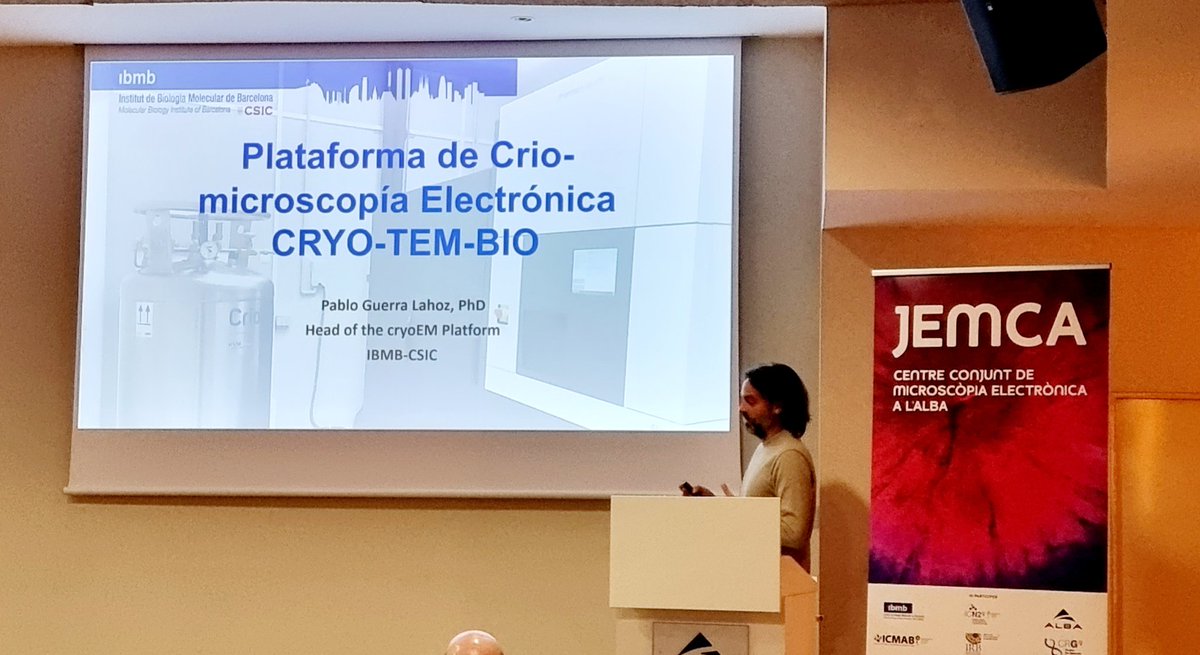 Catalan Institute of Nanoscience & Nanotechnology (@icn2nano) on Twitter photo We are at the <a href="/ALBAsynchrotron/">Sincrotró ALBA💡</a> for the grand opening of the #JEMCA. After an introduction by Dr Caterina Biscari, Director of ALBA, Dr Pablo Guerra is introducing the Cryo-TEM-Bio of which he is responsible.
This new advanced microscope is an amazing tool for biology & medicine. We are at the <a href="/ALBAsynchrotron/">Sincrotró ALBA💡</a> for the grand opening of the #JEMCA. After an introduction by Dr Caterina Biscari, Director of ALBA, Dr Pablo Guerra is introducing the Cryo-TEM-Bio of which he is responsible.
This new advanced microscope is an amazing tool for biology & medicine.