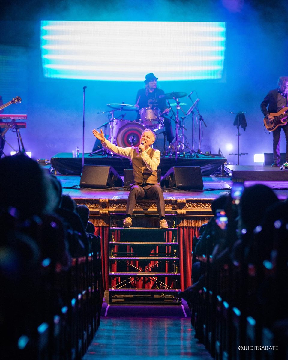 🗨️"Hem fet de cronistes, hem anat retratant el món des de la perspectiva de l'edat que teníem en cada moment" @ElsPetsOficial 

🎞️"Els Pets: Bon dia, joves!" recorre la petja emocional d'una de les bandes més carismàtiques del país 
🗓️Dimarts, a <a href="/tv3cat/">TV3 és ara @Som3Cat</a> 
🔗tv3.video/SF-ElsPets