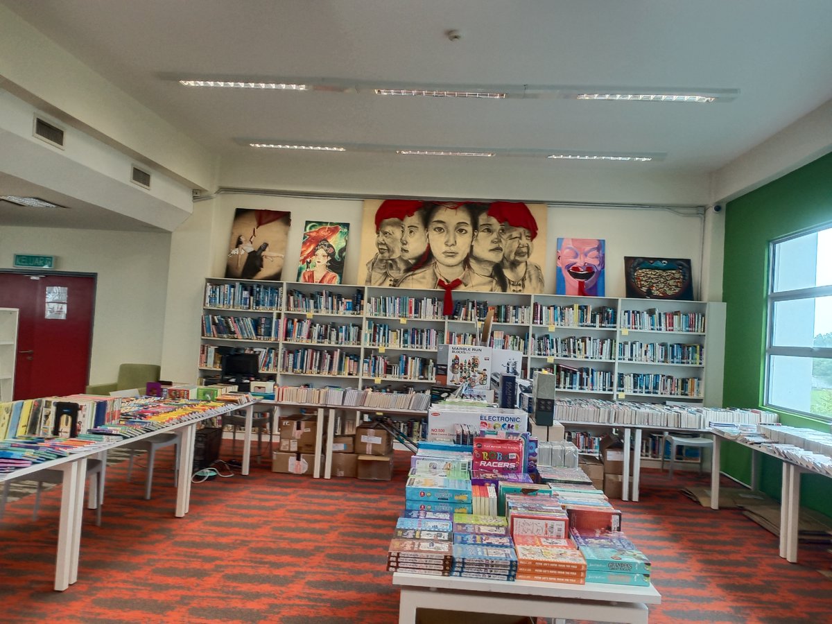 LibraryHISKL's tweet photo. Book Fair on Monday. Books Collection. More to go.See u all next week! #HIS_learning 
@HELPISKL https://t.co/RfThV4hYRO