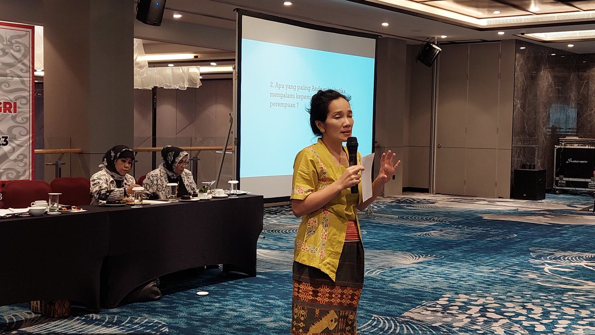 PBPGRI_OFFICIAL's tweet photo. Woman or woman tema asyik yg dibawakan oleh Ibu Ifa Hanifah membuat peserta bersemangat menyimak pemaparan.

#PGRI https://t.co/gD3LcSahfS
