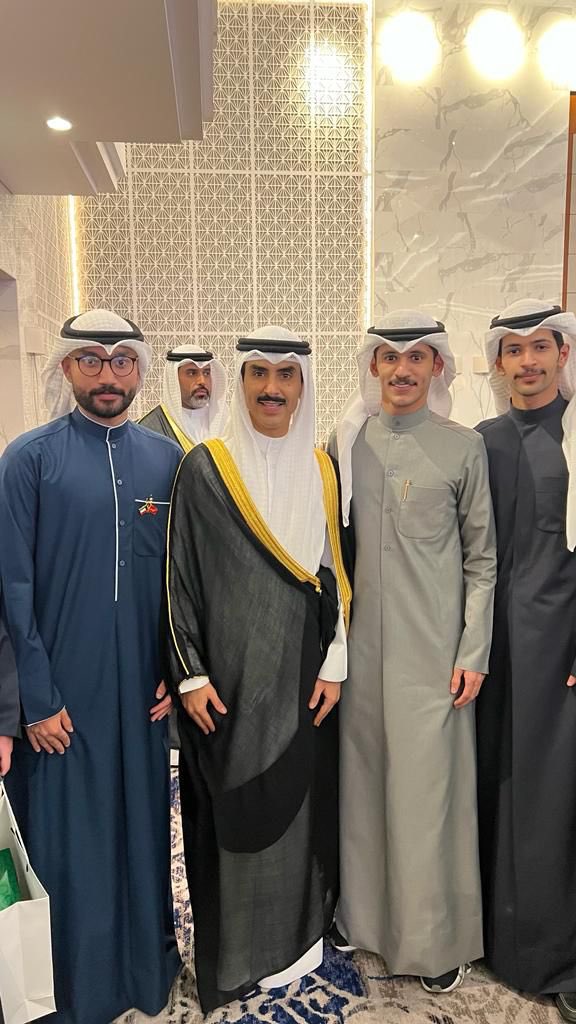 kco_bh's tweet photo. صور تجمع سعادة سفير دولة الكويت لدى مملكة البحرين الشيخ ثامر جابر الأحمد الصباح و رئيس المكتب الثقافي أ.د.محمد الدغيم واعضاء المكتب بالطلبة الدارسين في مملكة البحرين في حفل استقبال العيد الوطني ٦٢ و يوم التحرير ٣٢ #البحرين #الكويت #جخع https://t.co/ACaW8yV8TP