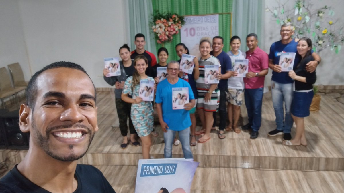 HugoRibeiro7hr's tweet photo. Nas primeiras horas da manhã buscamos, primeiro Deus. 10 dias de oração está sendo uma grande benção nas igrejas e nos lares em Medicilândia.
#PracimaMoPa https://t.co/HuL7FyMnQp